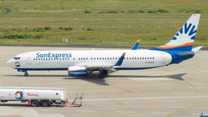 Photo of D-ASXA - Boeing 737-8Z9 operated by SunExpress Germany