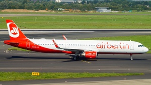 Photo of OE-LCO - Airbus A321-211 operated by Air Berlin (opb Niki)
