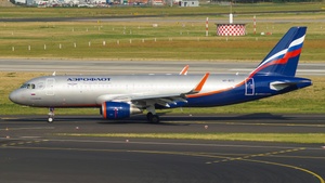 Photo of VP-BTC - Airbus A320-214 operated by Aeroflot