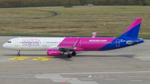 Photo of HA-LXL - Airbus A321-231 operated by Wizz Air