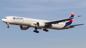 Photo of PT-MUH - Boeing 777-32W(ER) operated by LATAM Airlines Brasil