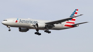 Photo of N766AN - Boeing 777-223(ER) operated by American Airlines