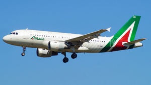 Photo of EI-IMH - Airbus A319-112 operated by Alitalia