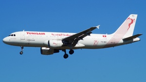 Photo of TS-IMV - Airbus A320-214 operated by Tunisair