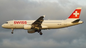 Photo of HB-JLR - Airbus A320-214 operated by Swiss International Air Lines