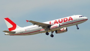 Photo of OE-LOM - Airbus A320-232 operated by Laudamotion