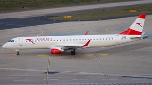 Photo of OE-LWJ - Embraer ERJ-195LR operated by Austrian Airlines