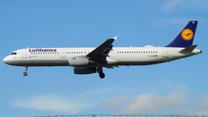 Photo of D-AISW - Airbus A321-231 operated by Lufthansa