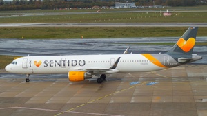 Photo of D-ATCD - Airbus A321-211 operated by Condor