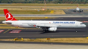 Photo of TC-JRC - Airbus A321-231 operated by Turkish Airlines