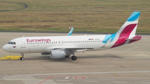 Photo of D-AEWU - Airbus A320-214 operated by Eurowings