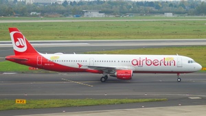 Photo of OE-LCJ - Airbus A321-211 operated by Air Berlin (opb Niki)