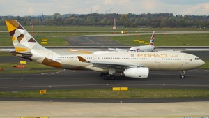 Photo of A6-EYH - Airbus A330-243 operated by Etihad Airways