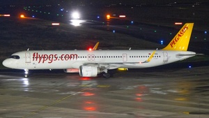 Photo of TC-RBS - Airbus A321-251NX operated by Pegasus Airlines