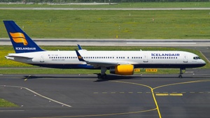 Photo of TF-ISR - Boeing 757-256 operated by Icelandair