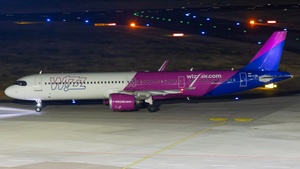 Photo of HA-LVW - Airbus A321-271NX operated by Wizz Air