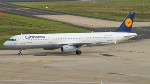 Photo of D-AIDT - Airbus A321-231 operated by Lufthansa