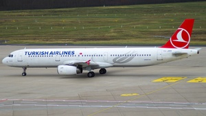 Photo of TC-JMM - Airbus A321-231 operated by Turkish Airlines