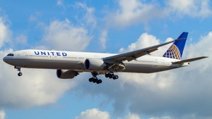 Photo of N2645U - Boeing 777-322(ER) operated by United Airlines