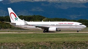 Photo of CN-ROE - Boeing 737-8B6 operated by Royal Air Maroc