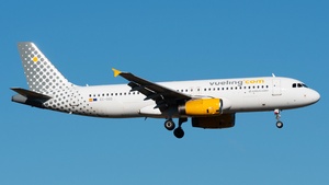 Photo of EC-OGD - Airbus A320-232 operated by Vueling