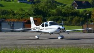 Photo of N982CD - Cirrus SR22 G2 GTS operated by Private