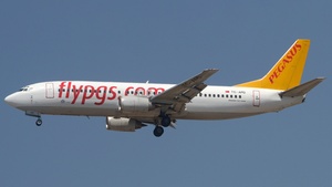 Photo of TC-APD - Boeing 737-42R operated by Pegasus Airlines