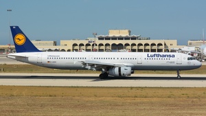 Photo of D-AIDH - Airbus A321-231 operated by Lufthansa