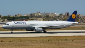 Photo of D-AIDI - Airbus A321-231 operated by Lufthansa