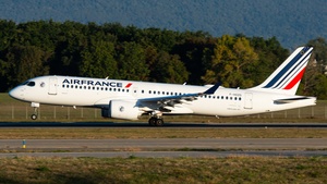 Photo of F-HOZG - Airbus A220-300 operated by Air France
