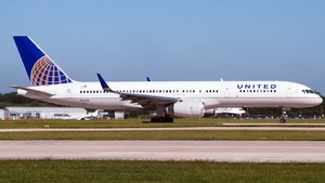 Photo of N13110 - Boeing 757-224 operated by United Airlines