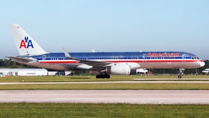 Photo of N176AA - Boeing 757-223 operated by American Airlines