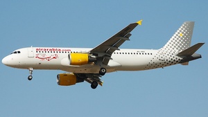 Photo of A6-ABZ - Airbus A320-214 operated by Air Arabia
