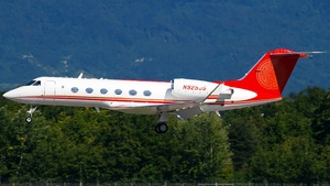 Photo of N925JS - Gulfstream GIV-SP operated by Private