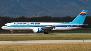 Photo of 4X-EBS - Boeing 757-258 operated by Sun d'Or (opb El Al Israel Airlines)