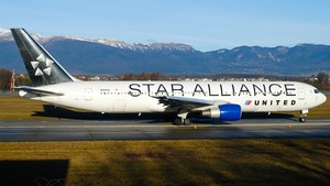 Photo of N653UA - Boeing 767-322(ER) operated by United Airlines