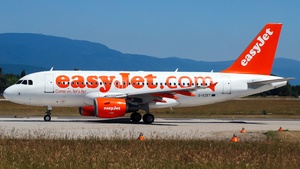 Photo of G-EZET - Airbus A319-111 operated by easyJet