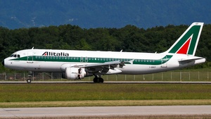 Photo of I-BIKF - Airbus A320-214 operated by Alitalia