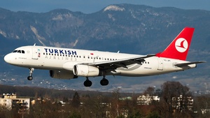 Photo of TC-JPI - Airbus A320-232 operated by Turkish Airlines