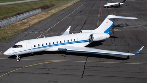 Photo of OE-LCS - Bombardier Global 6000 operated by Avcon Jet