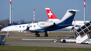 Photo of N35DM - Gulfstream GIV-X (G450) operated by Executive Jet Management