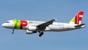 Photo of CS-TNX - Airbus A320-214 operated by TAP Air Portugal