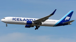 Photo of TF-ISW - Boeing 767-319(ER) operated by Icelandair