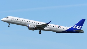 Photo of SE-RSL - Embraer ERJ-195LR operated by SAS Link
