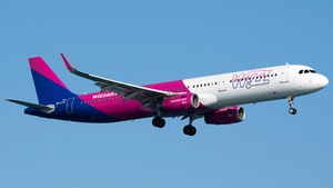 Photo of HA-LTC - Airbus A321-231 operated by Wizz Air