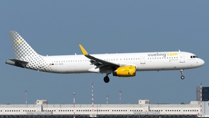 Photo of EC-MOO - Airbus A321-231 operated by Vueling