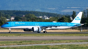 Photo of PH-NXT - Embraer ERJ-195-E2 operated by KLM Cityhopper