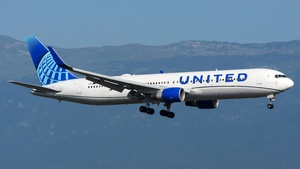Photo of N642UA - Boeing 767-322(ER) operated by United Airlines