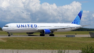Photo of N69063 - Boeing 767-424(ER) operated by United Airlines