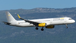Photo of EC-MLD - Airbus A321-231 operated by Vueling